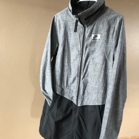 Nike International Rain coat - Picture 2 of 5